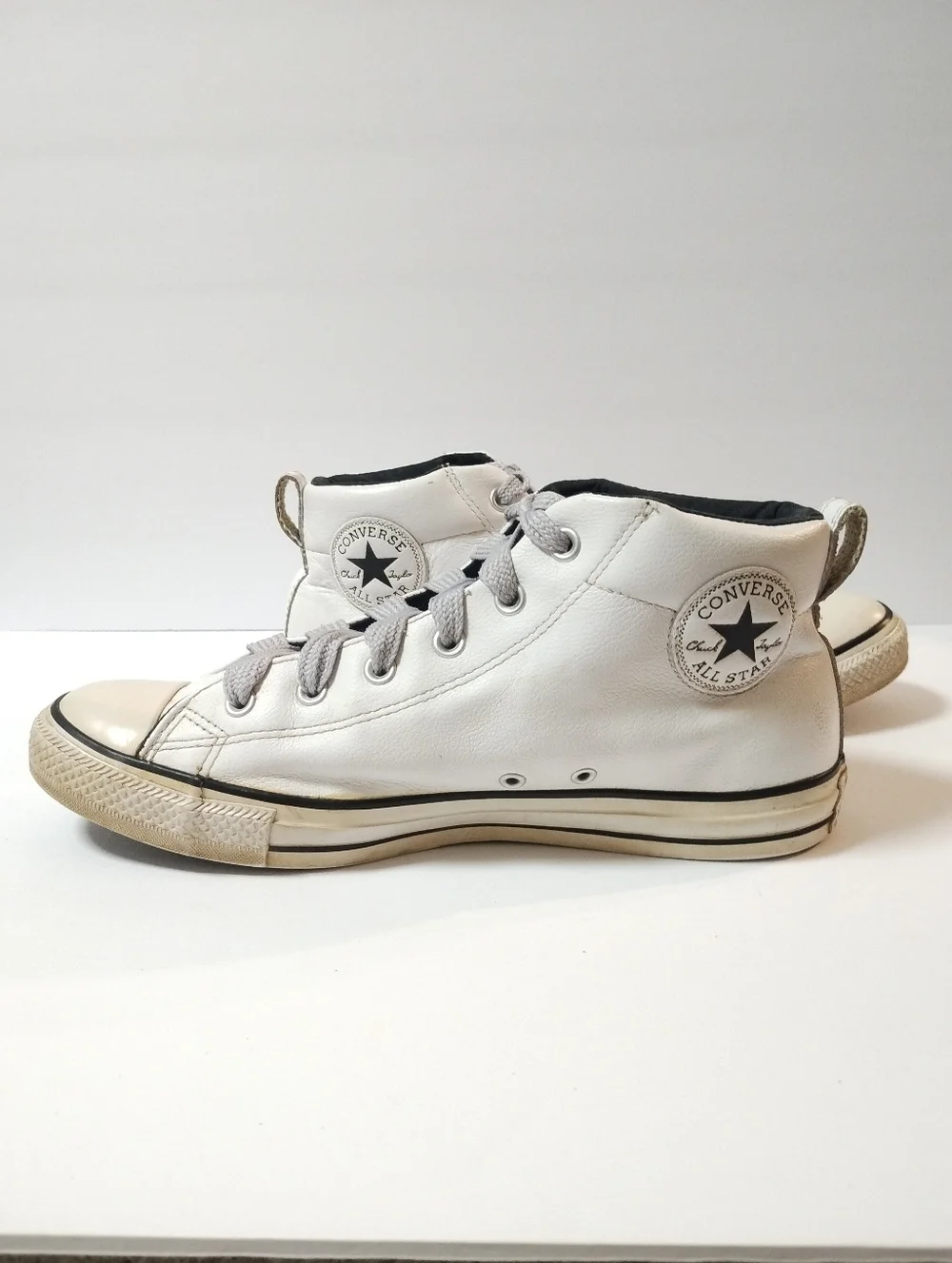 Converse Chuck Taylor All Star White Leather Street Mid Men's Size 10 143726C